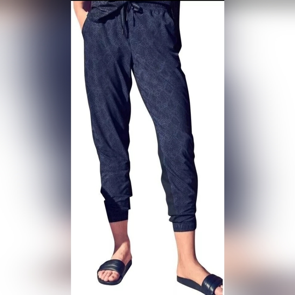 Athleta Brooklyn Joggers Women's 10 Blue Python Print Smoothing Featherweight